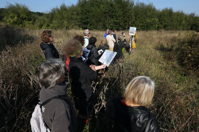 Arpentage à Melun - Nos paysagistes, notre arboriste forestier, et notre directrice  sur le terrain avec les élus et les agents en 2021